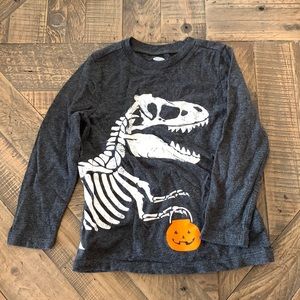 Boys Old Navy dinosaur Halloween tee.